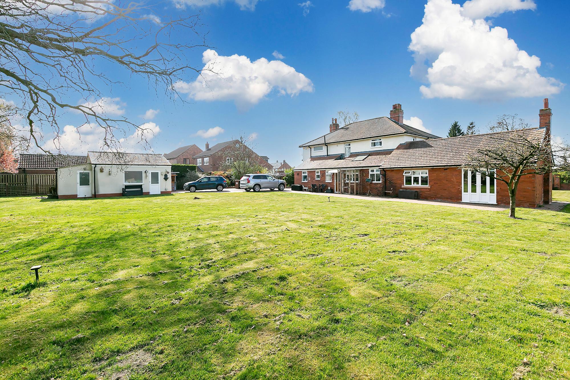 68 Selby Road, Holme-on-spalding-Moor, York