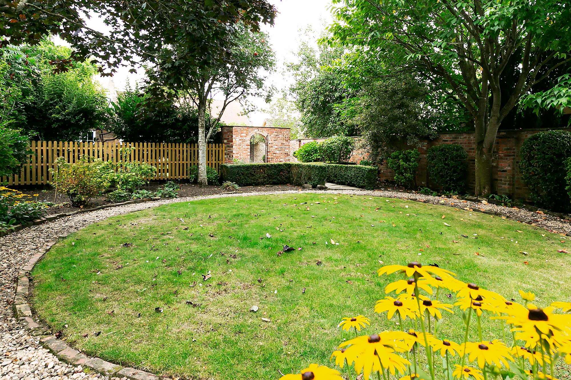 2 Post Office Row, Rawcliffe, Goole