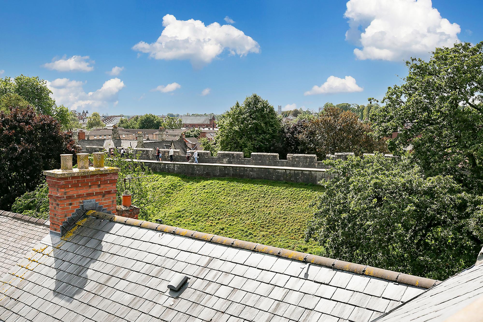 6 Cardinal Court Bishophill Junior, , York