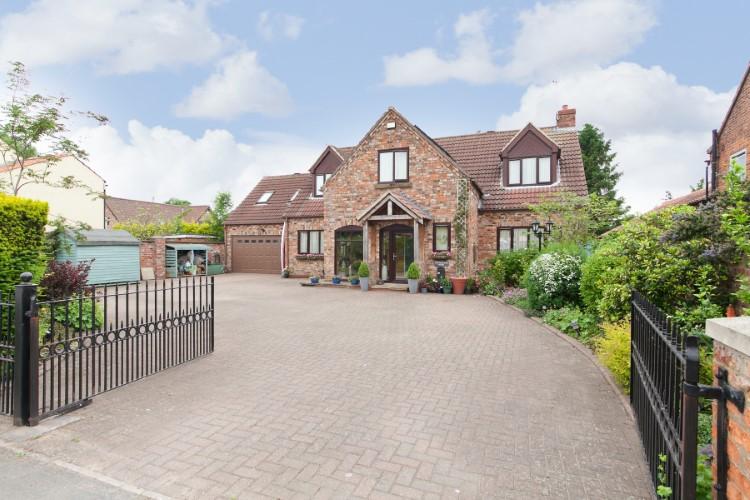 *Winterbourne House Main Street, Melbourne, York