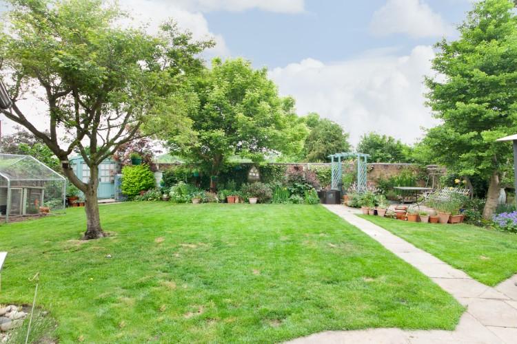 *Winterbourne House Main Street, Melbourne, York