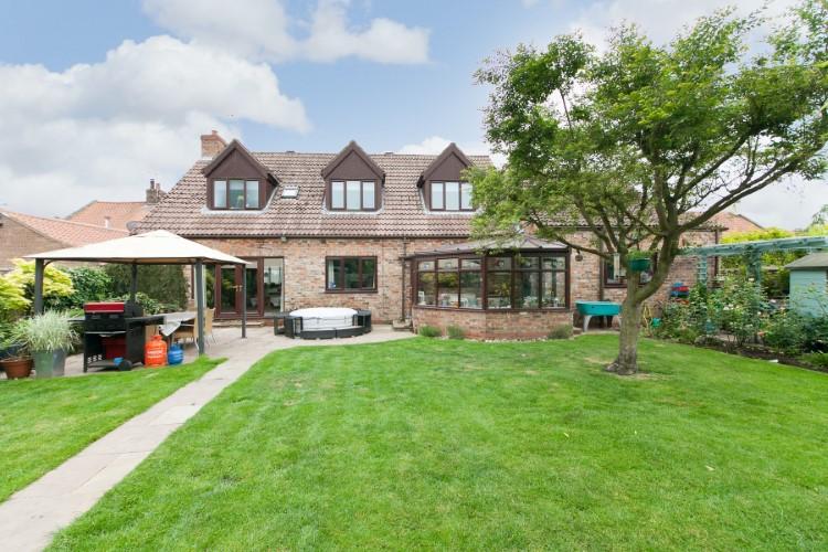 *Winterbourne House Main Street, Melbourne, York