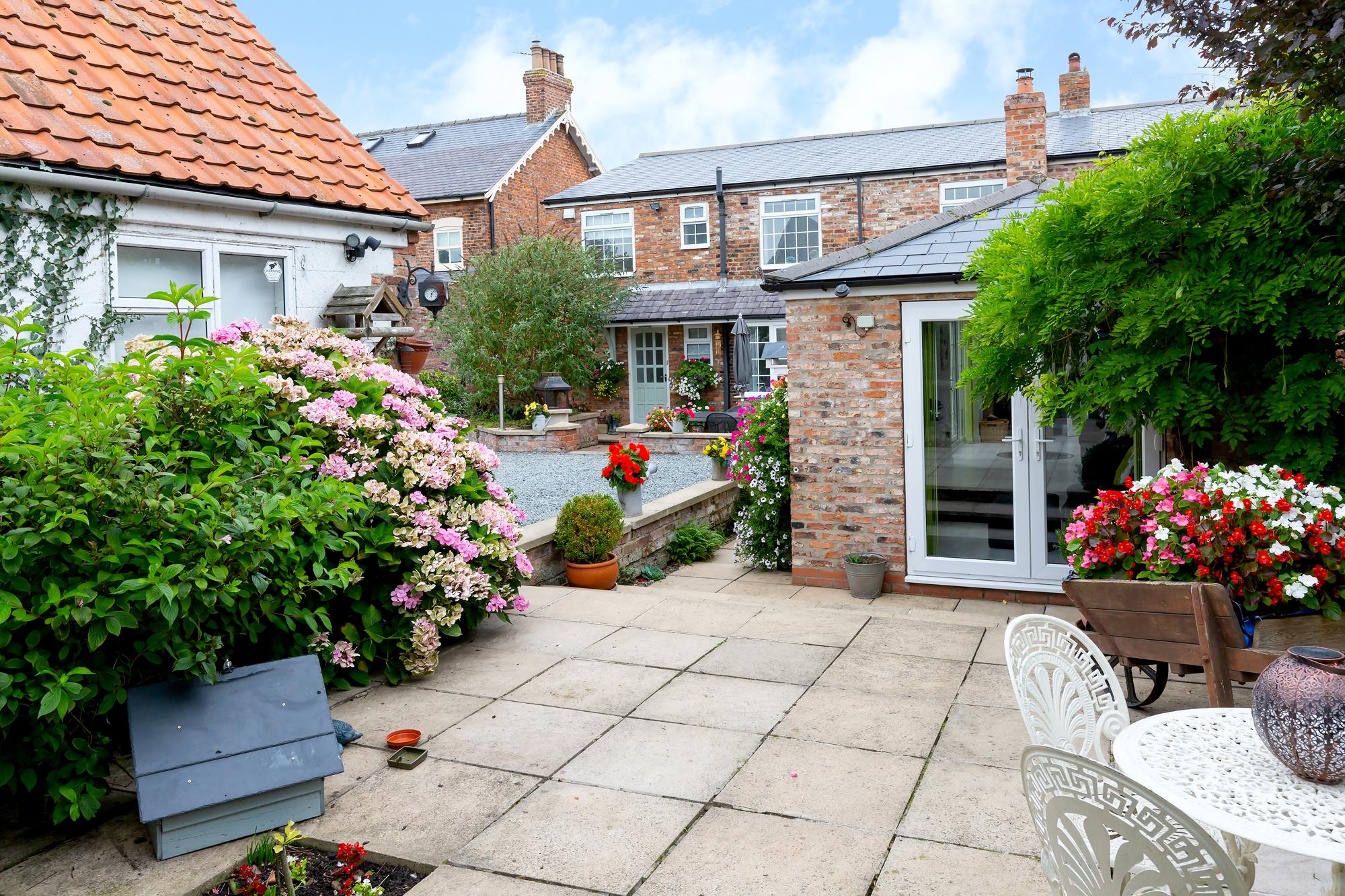 *Rose Cottage Main Street, Melbourne, York