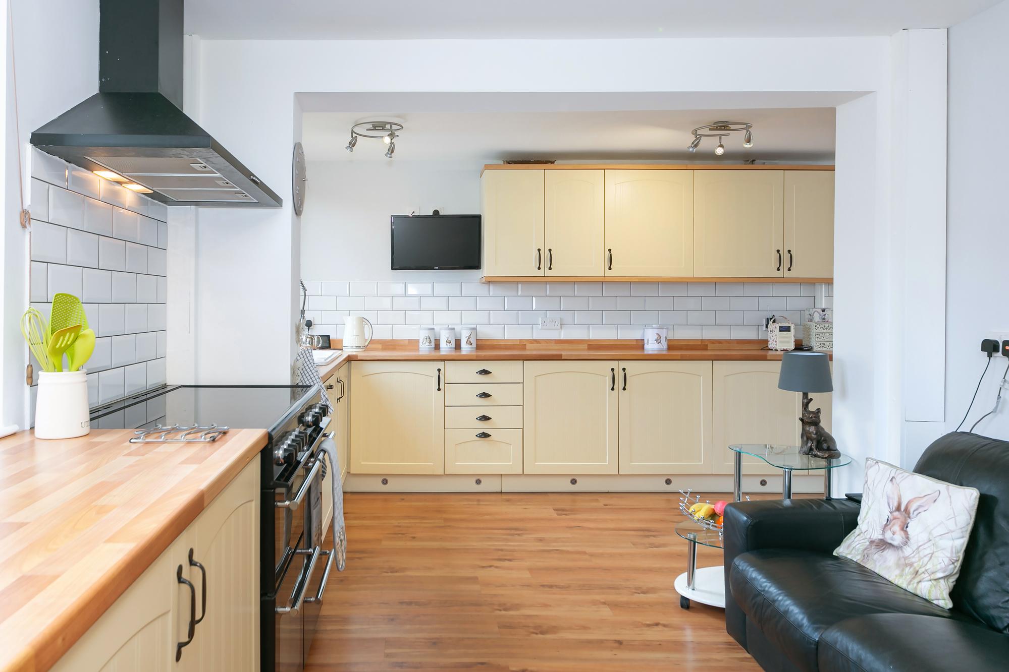 *Rose Cottage Main Street, Melbourne, York