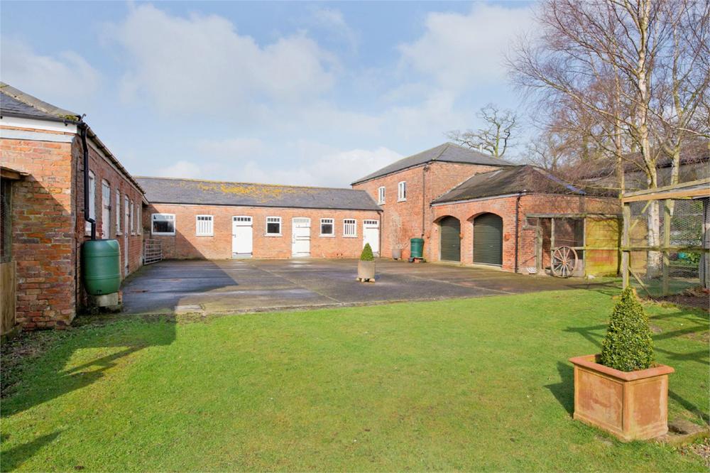 Moor Farm, Cliffe Road, Sands Top, North Newbald, York