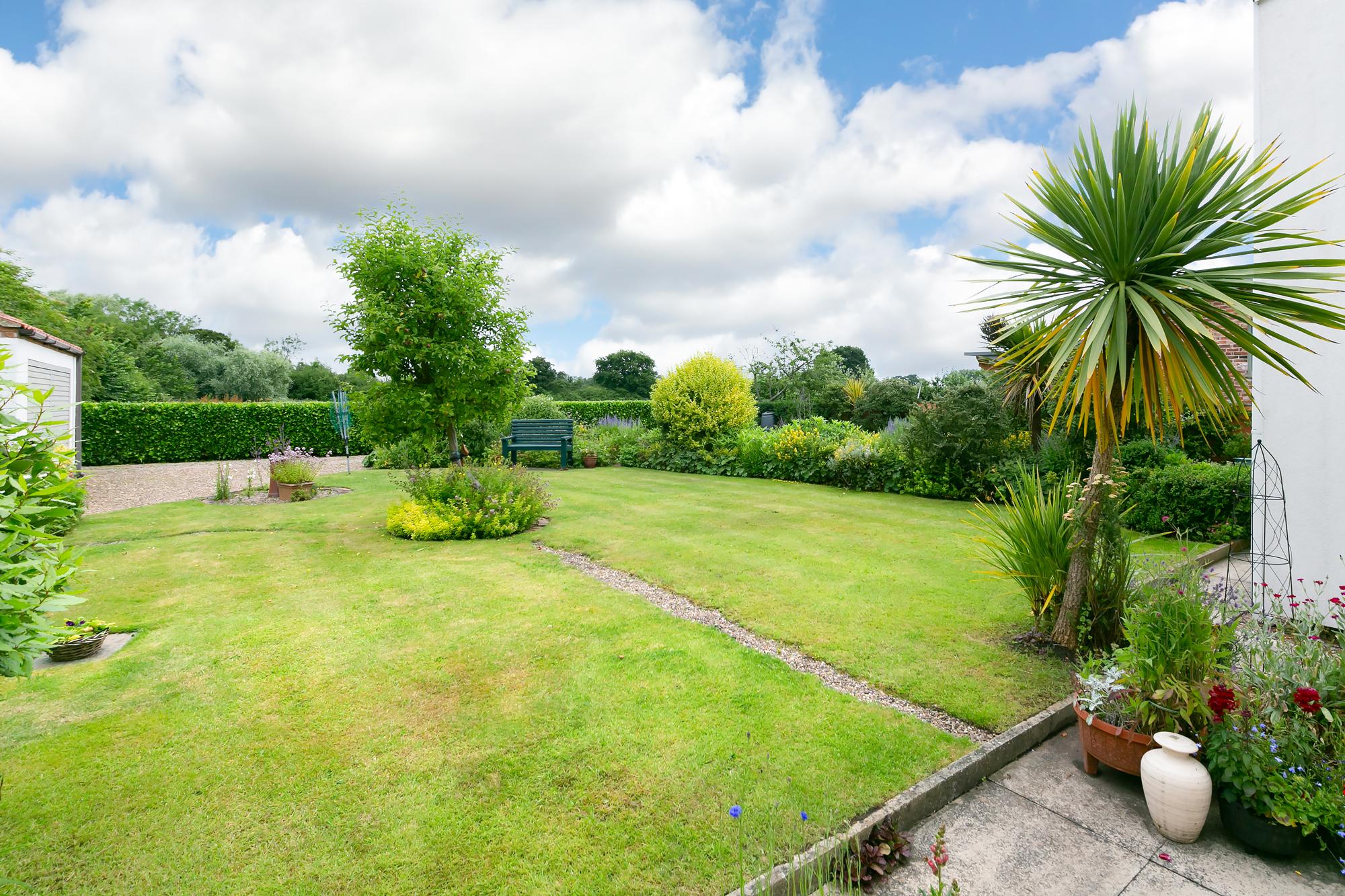 White House Main Street, Foggathorpe, Selby