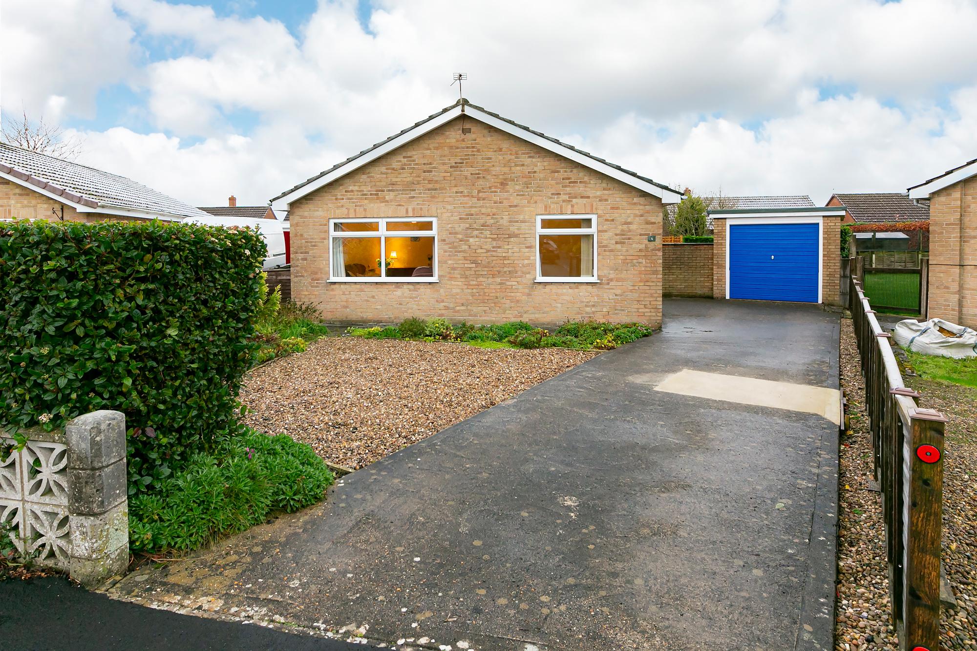 X 6 Halifax Close, Pocklington, York