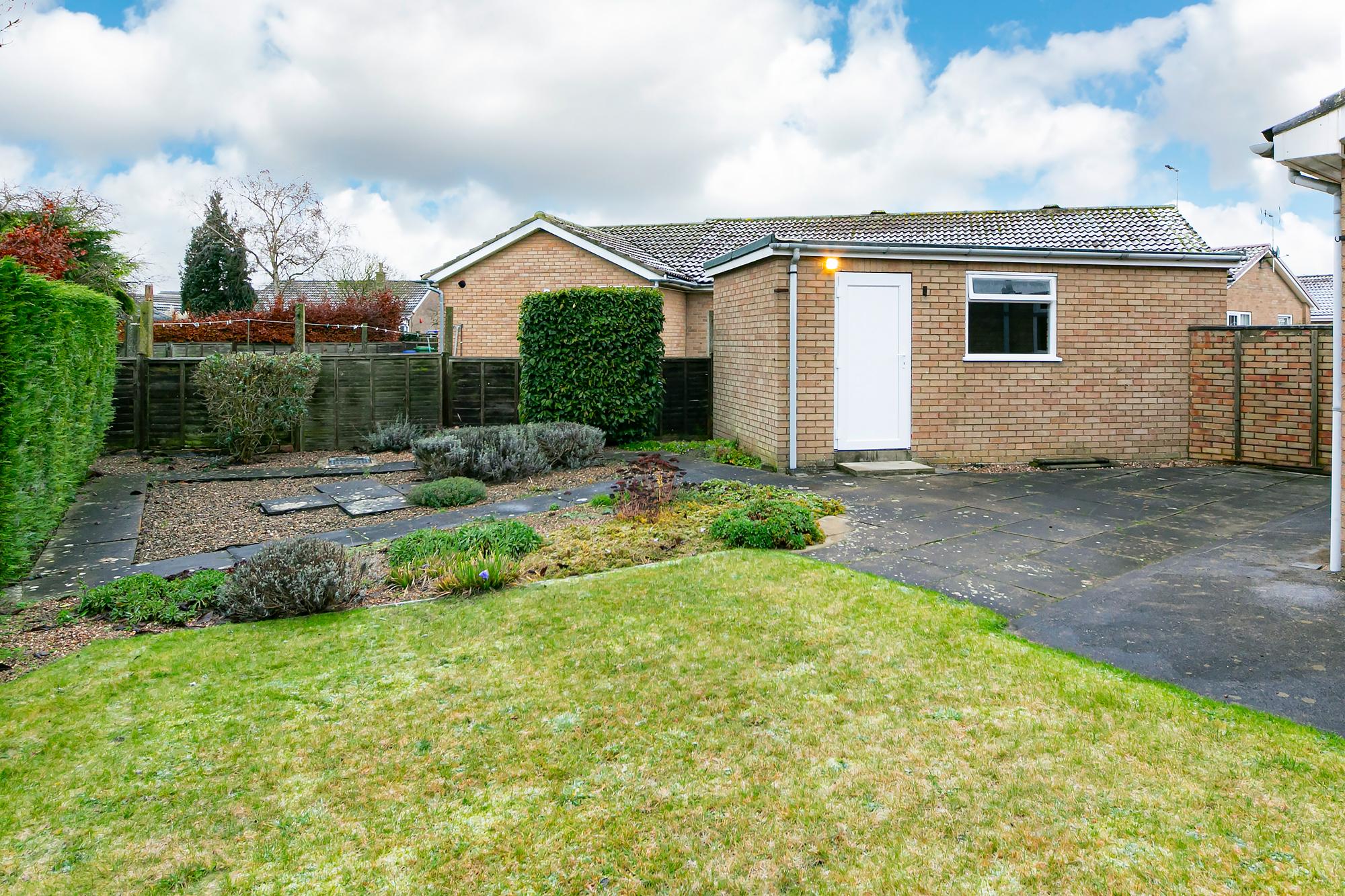 X 6 Halifax Close, Pocklington, York