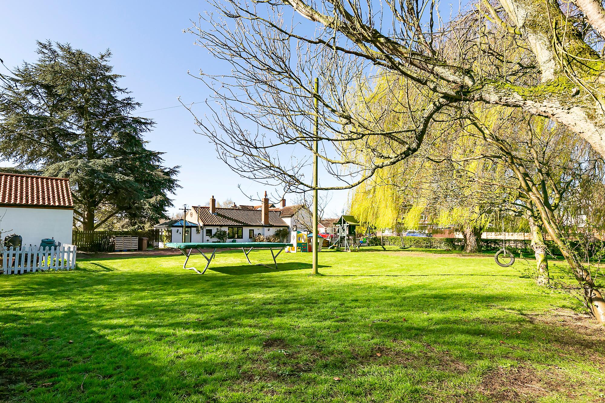 White Lodge Mill Lane, Ellerton, York