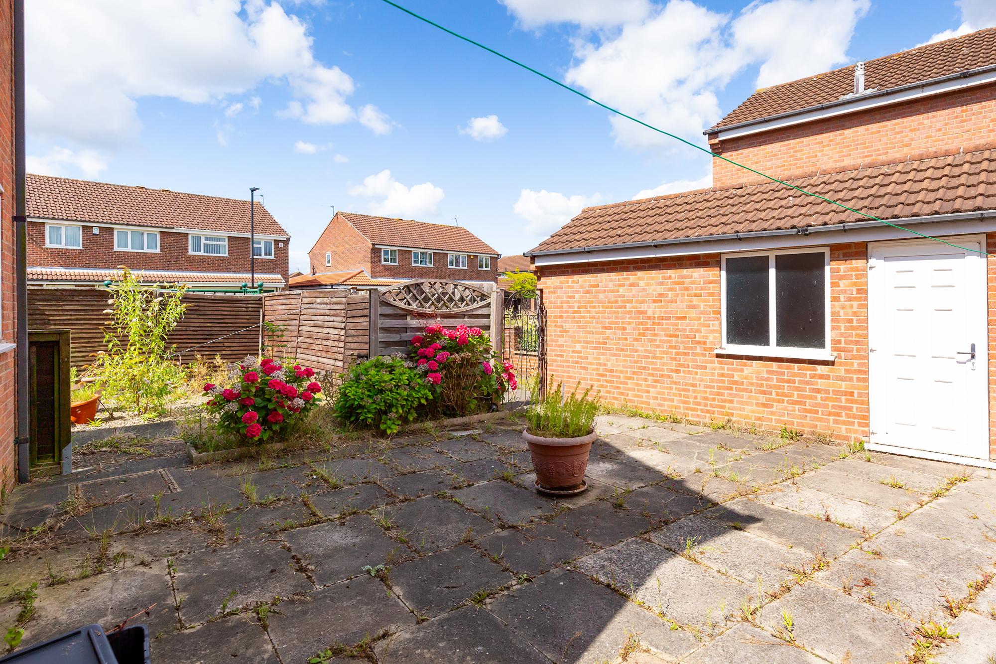 5 Dee Close, , York