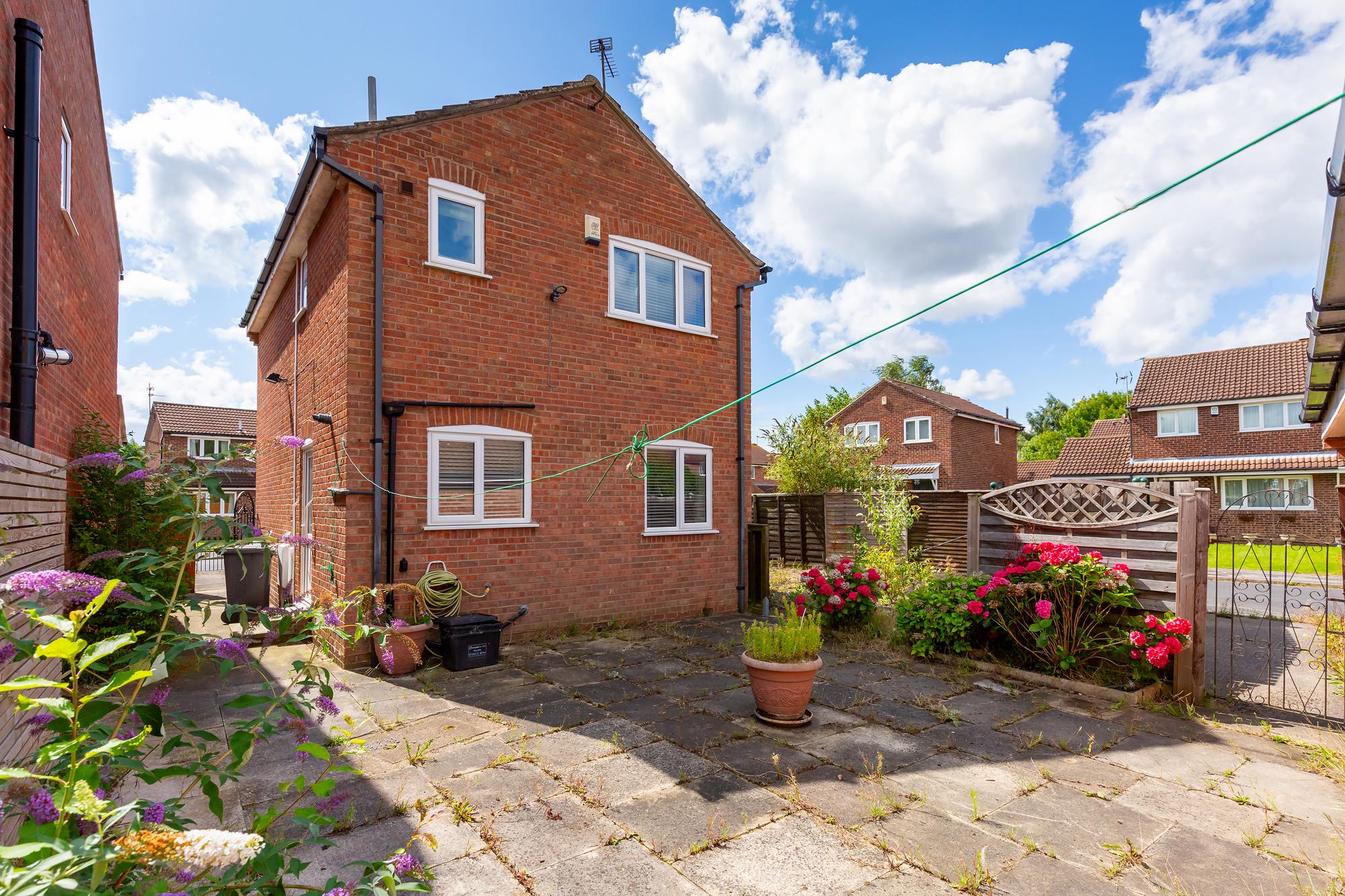 5 Dee Close, , York