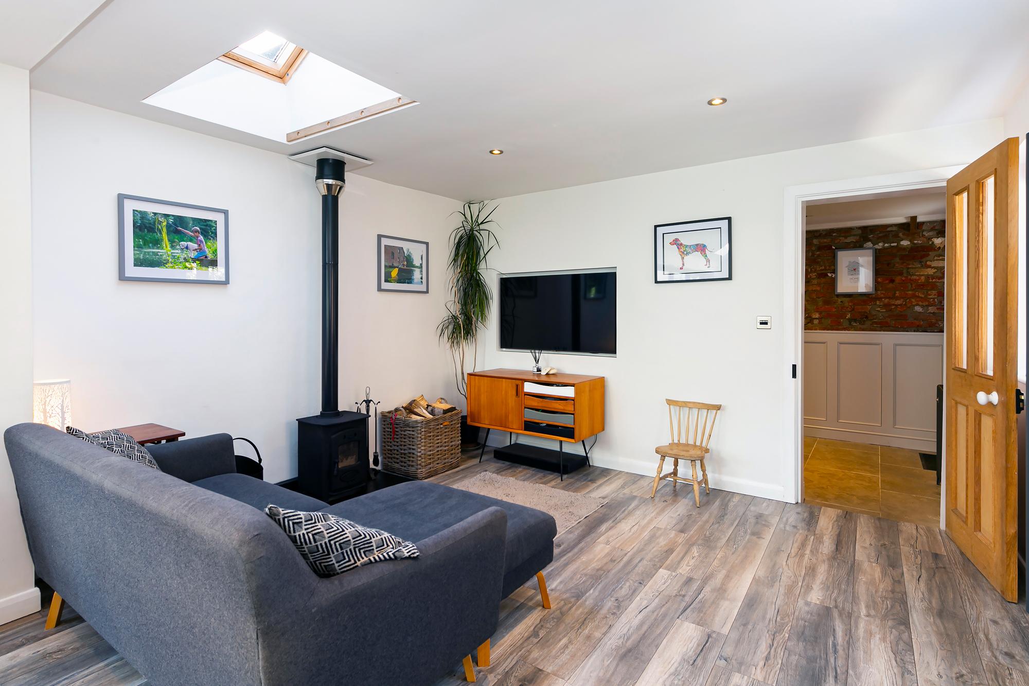 *Gomersal Cottage Main Street, Melbourne, York