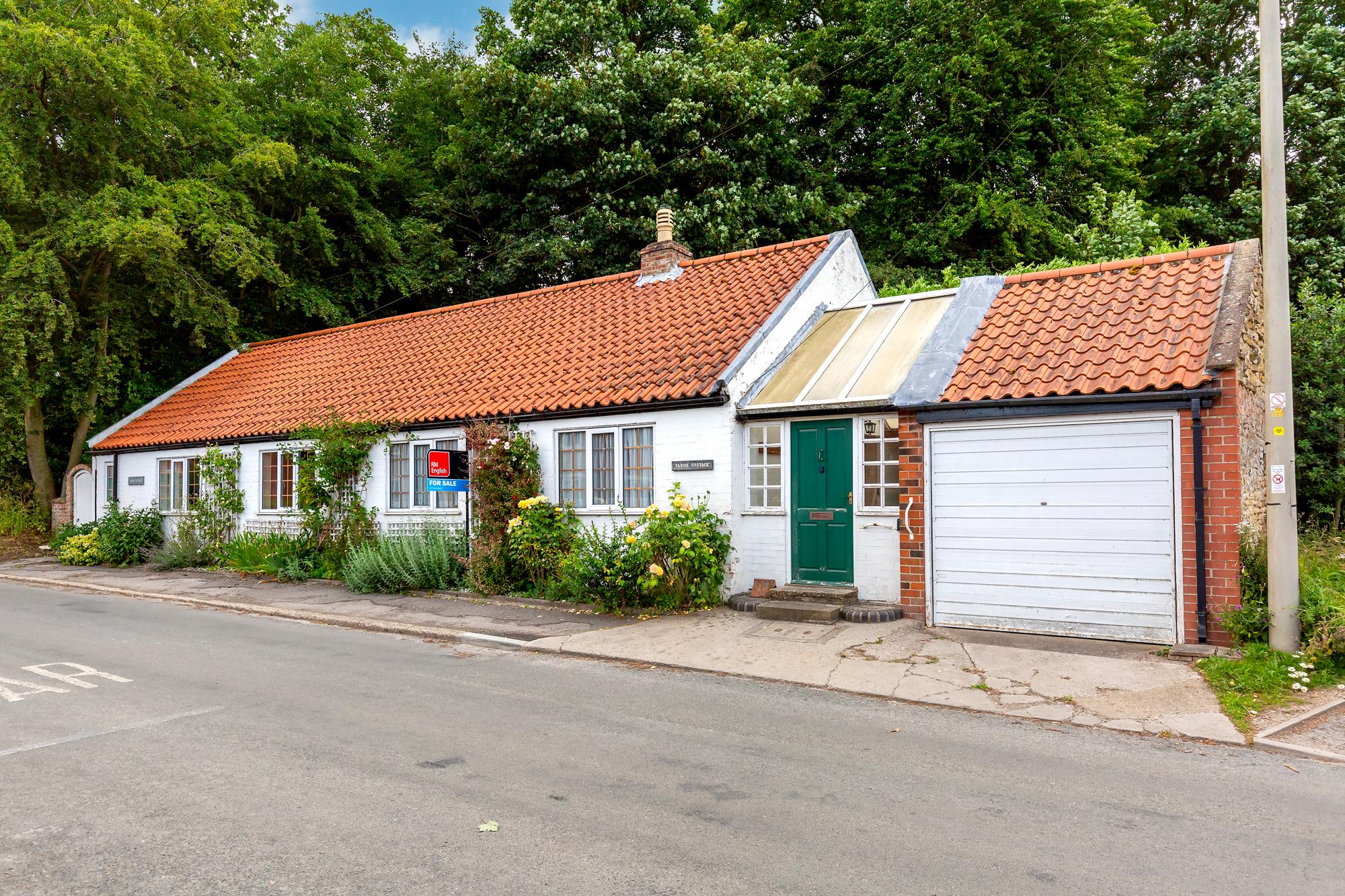 Taxus Cottage Main Street , Goodmanham, York