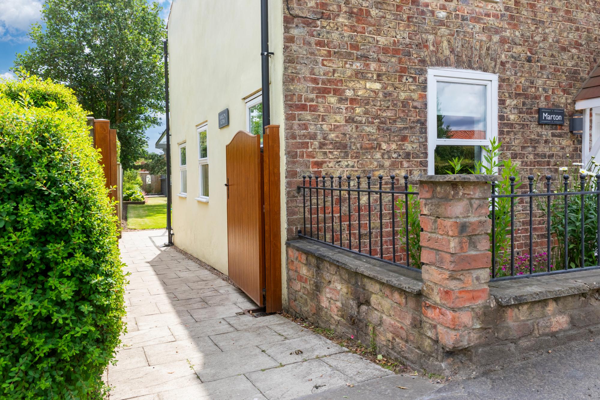 Marton Hatkill Lane, Full Sutton, York