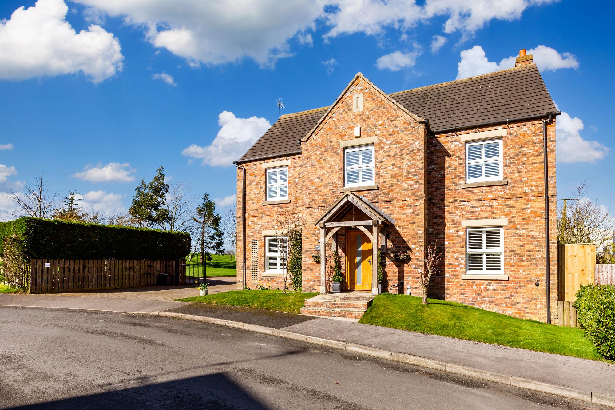 8 Mere Grange, Fridaythorpe, Driffield