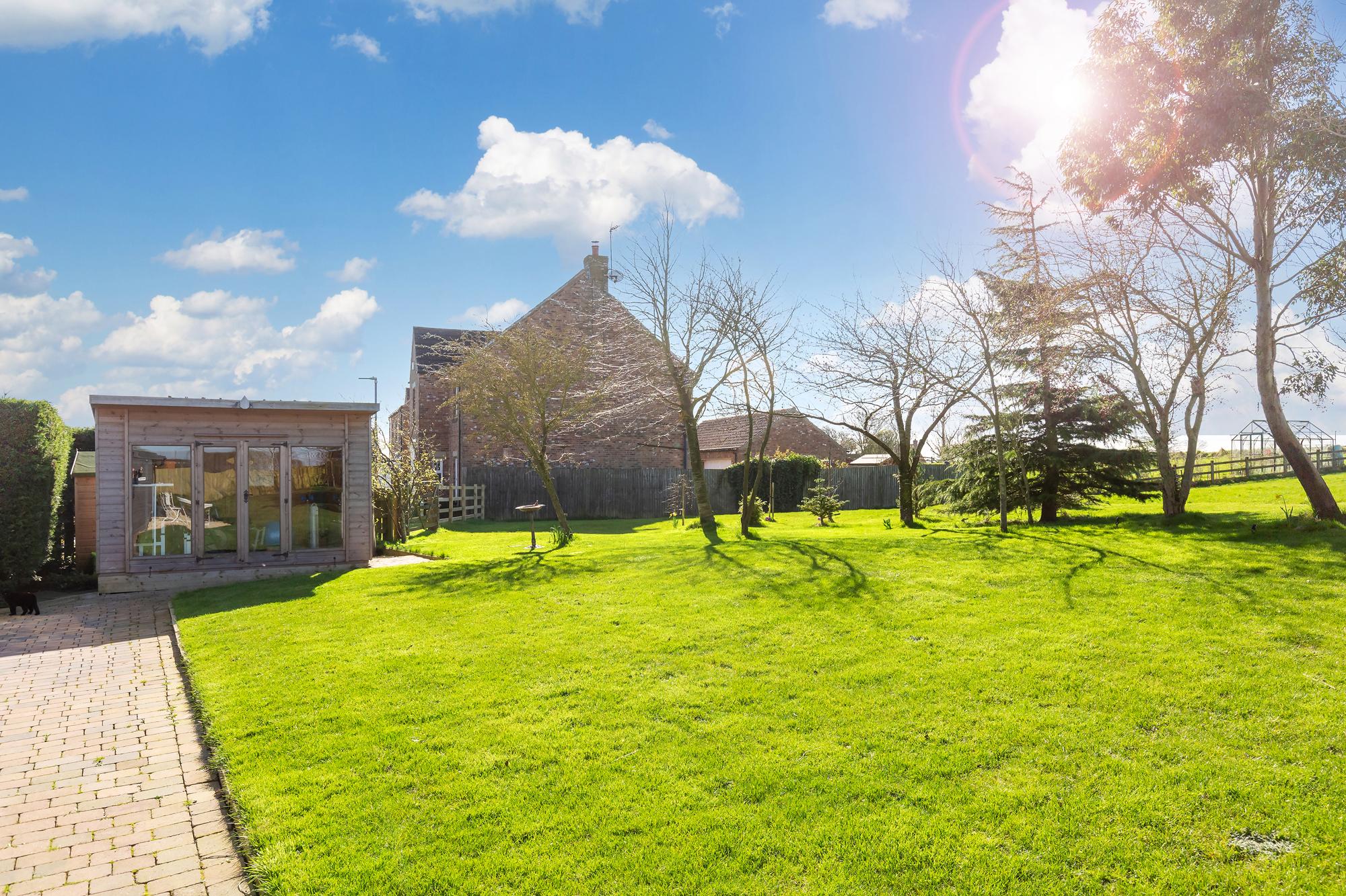 8 Mere Grange, Fridaythorpe, Driffield