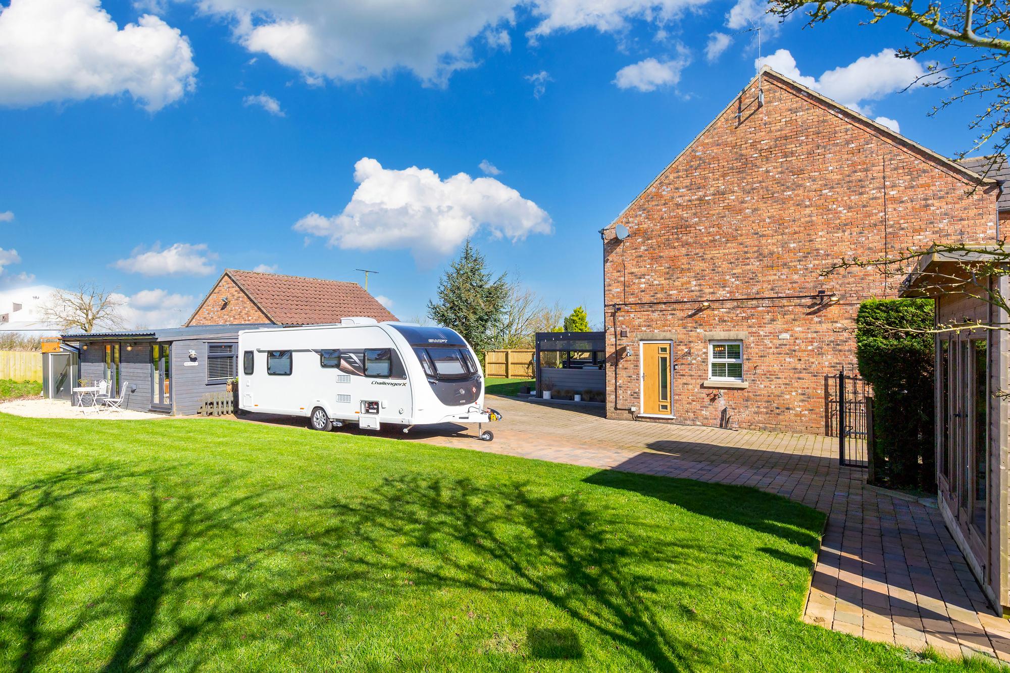 8 Mere Grange, Fridaythorpe, Driffield