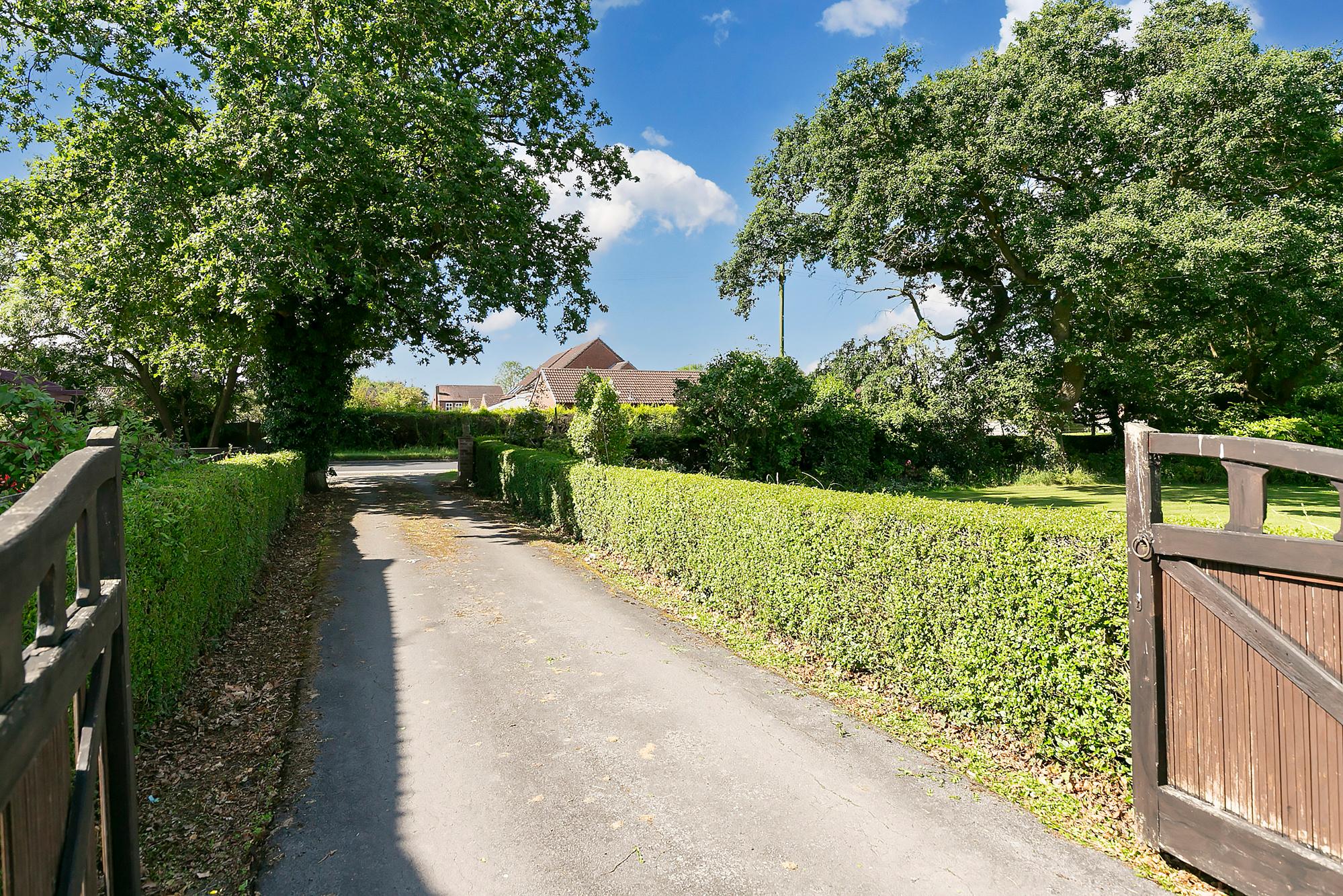 Three Oaks York Road, Elvington, York