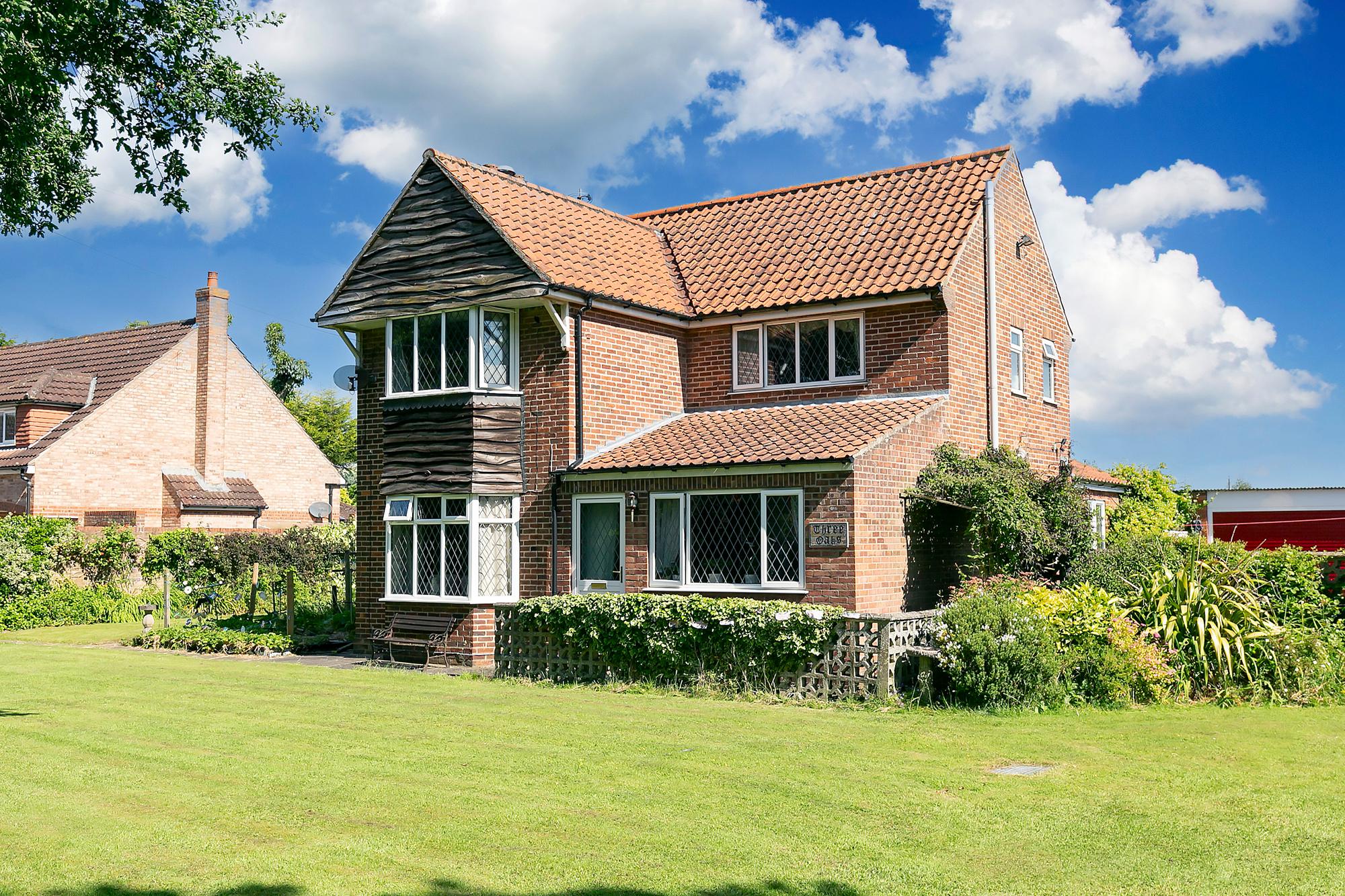 Three Oaks York Road, Elvington, York