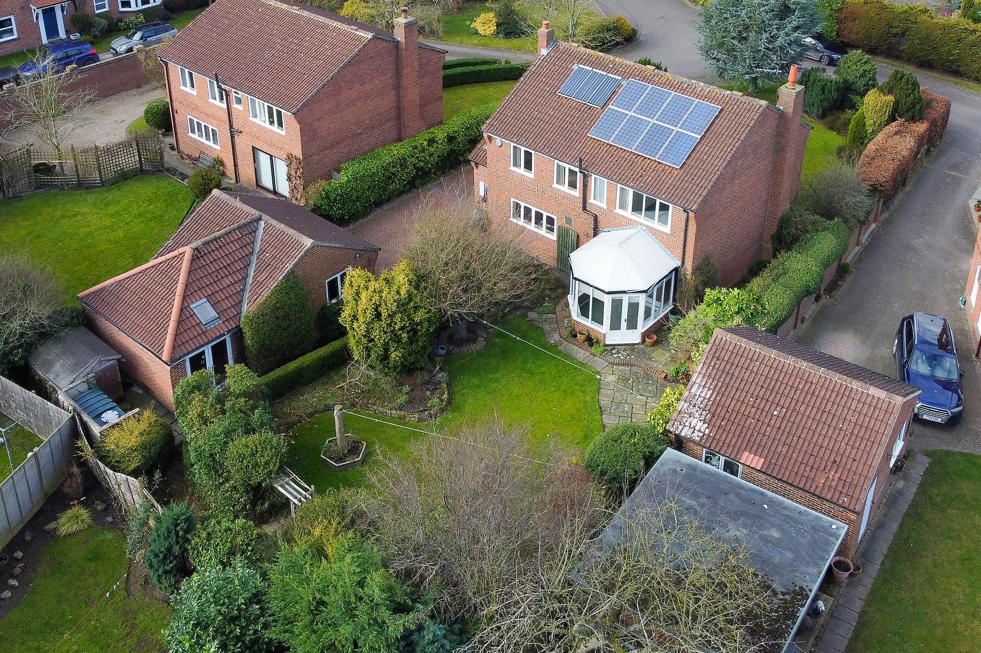 2 Dovecote Garth, Elvington, York