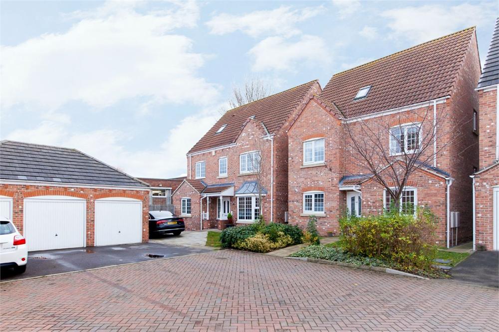 12 Mallard Close, York