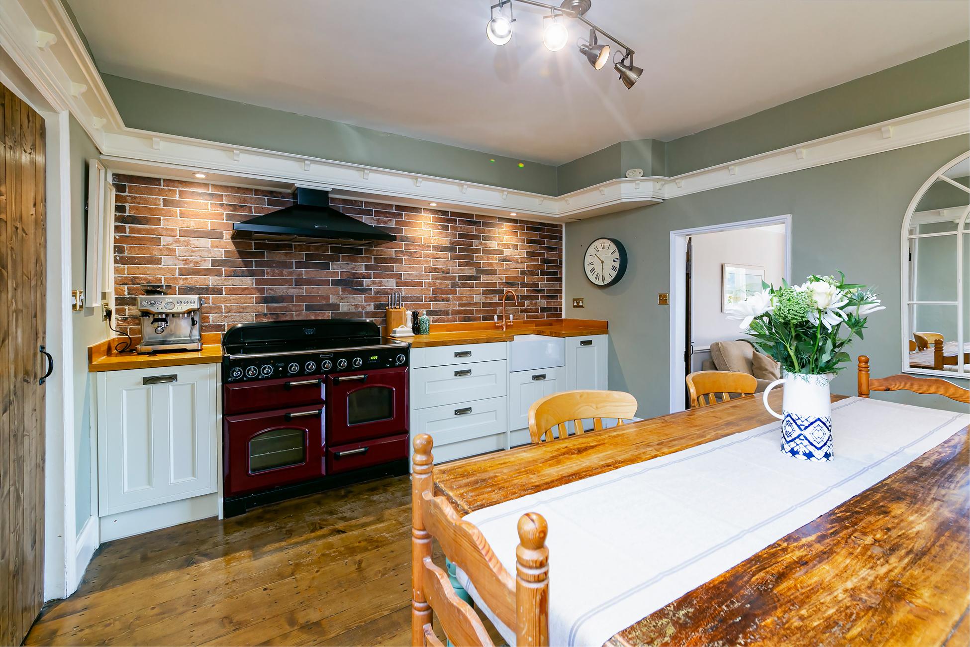 Mole Cottage 2 The Square, Sheriff Hutton, York