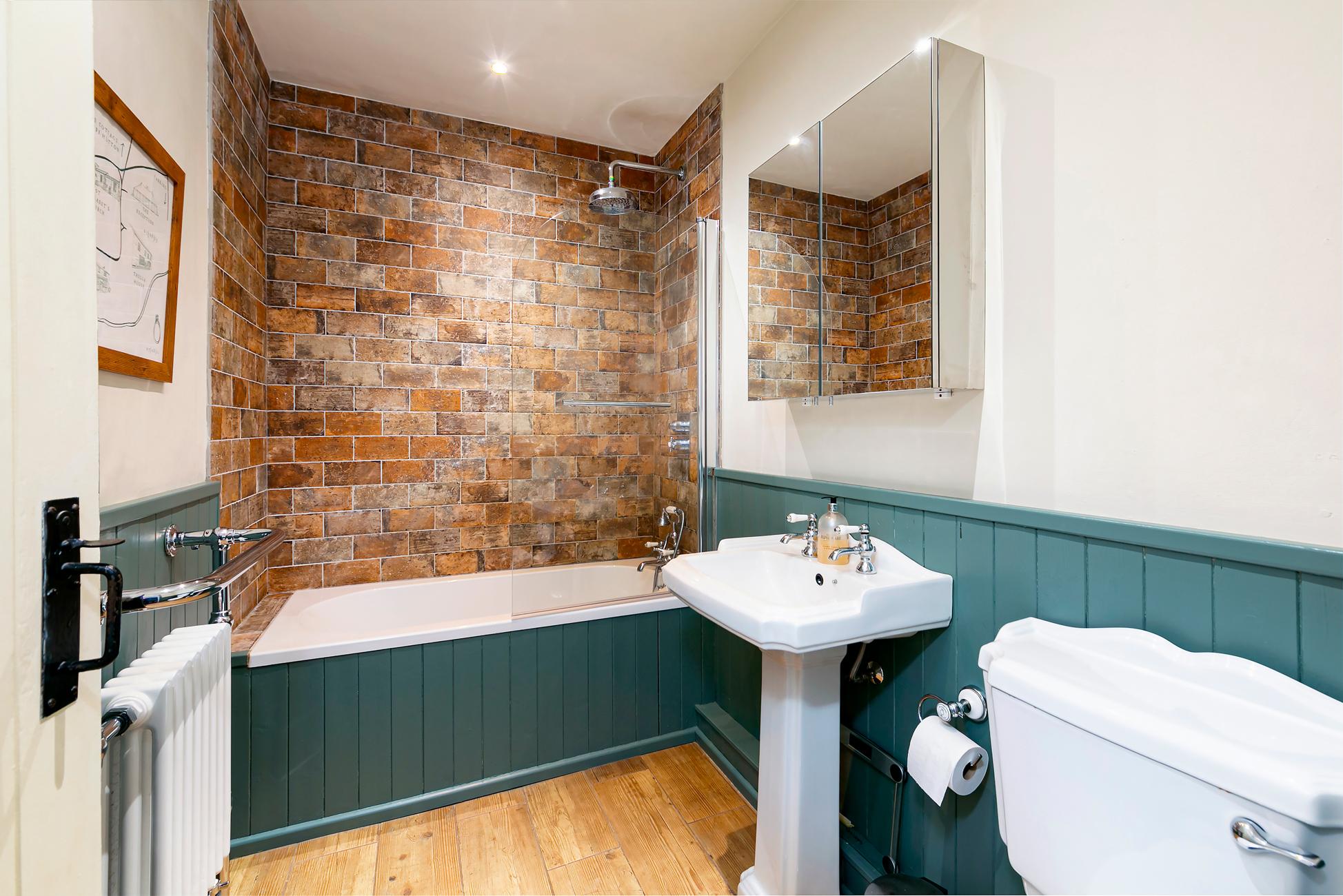 Mole Cottage 2 The Square, Sheriff Hutton, York