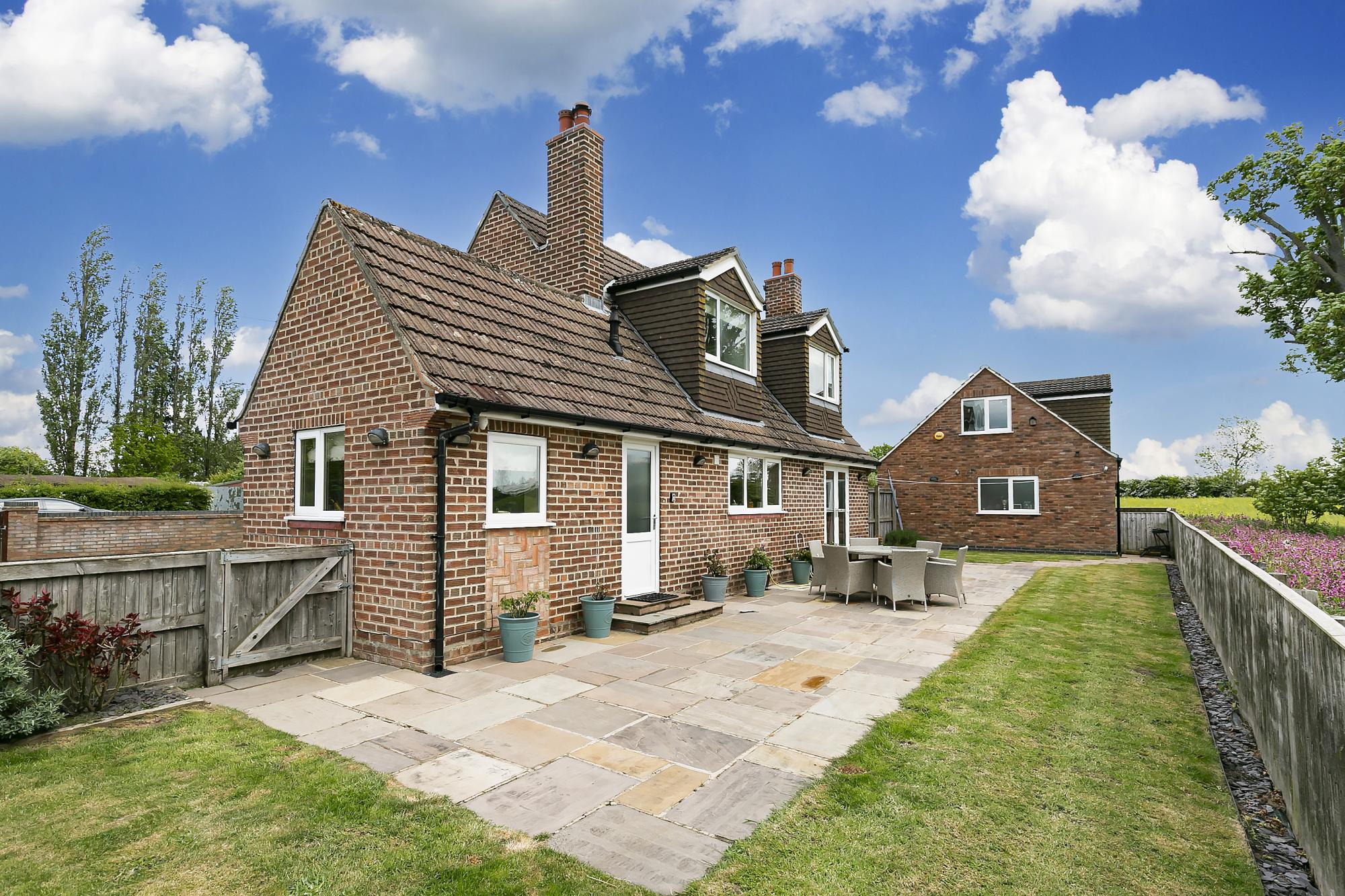 Gravel Pit Cottage Main Street, Sutton On Derwent, York