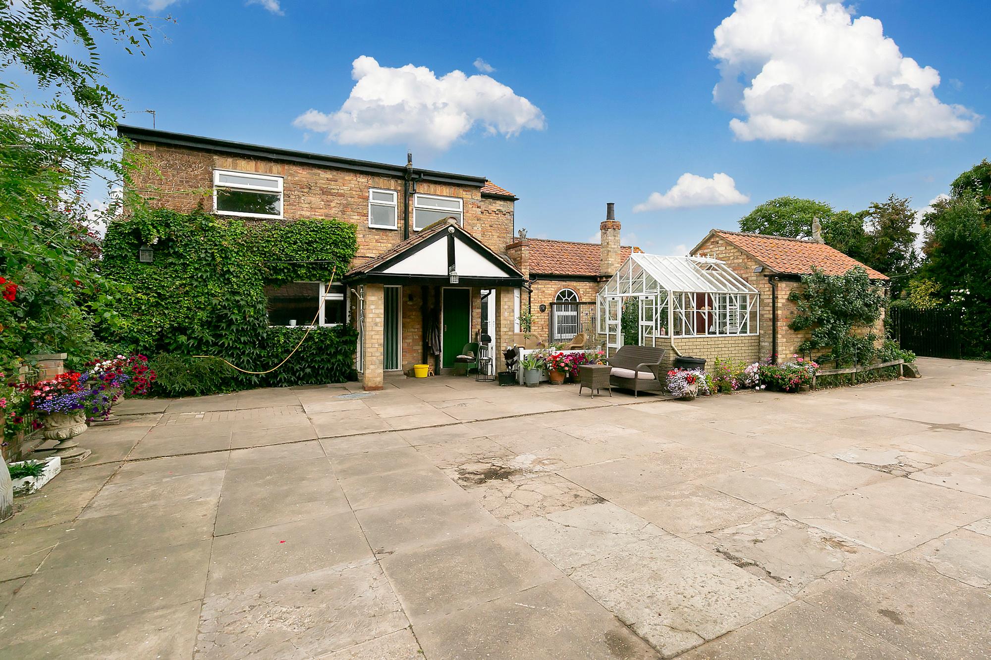 Pond Farm Howden Road, Holme-on-Spalding-Moor, York