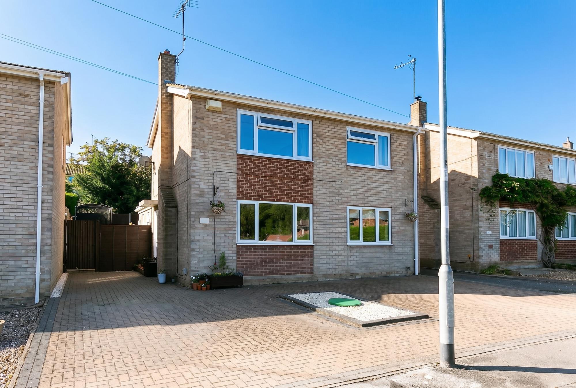 8 Orchard Drive, Middleton On The Wolds, Driffield